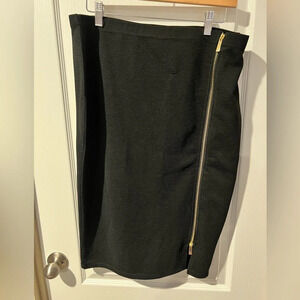 Olivia Blue pencil skirt with front zipper size XL. NWT
